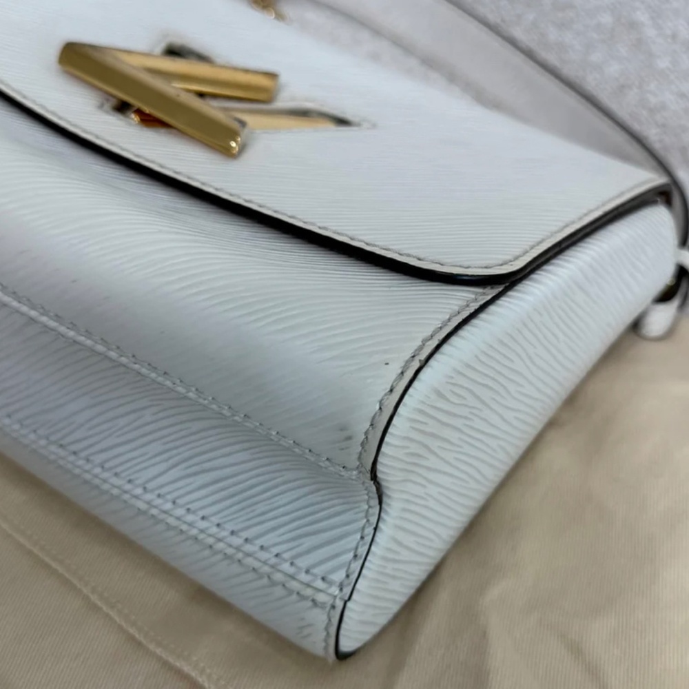 Authentic Louis Vuitton Twist MM - Picture 6 of 16